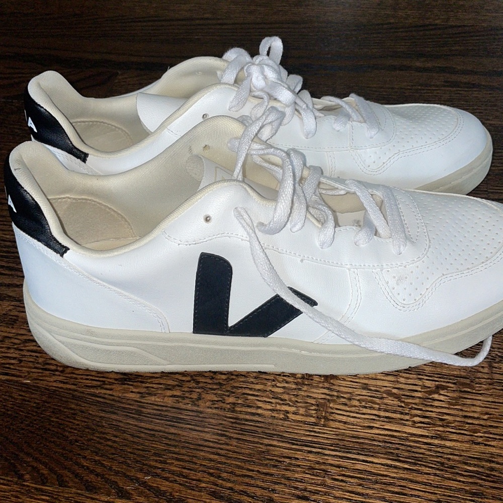 Veja Gender Inclusive Esplar Sneaker